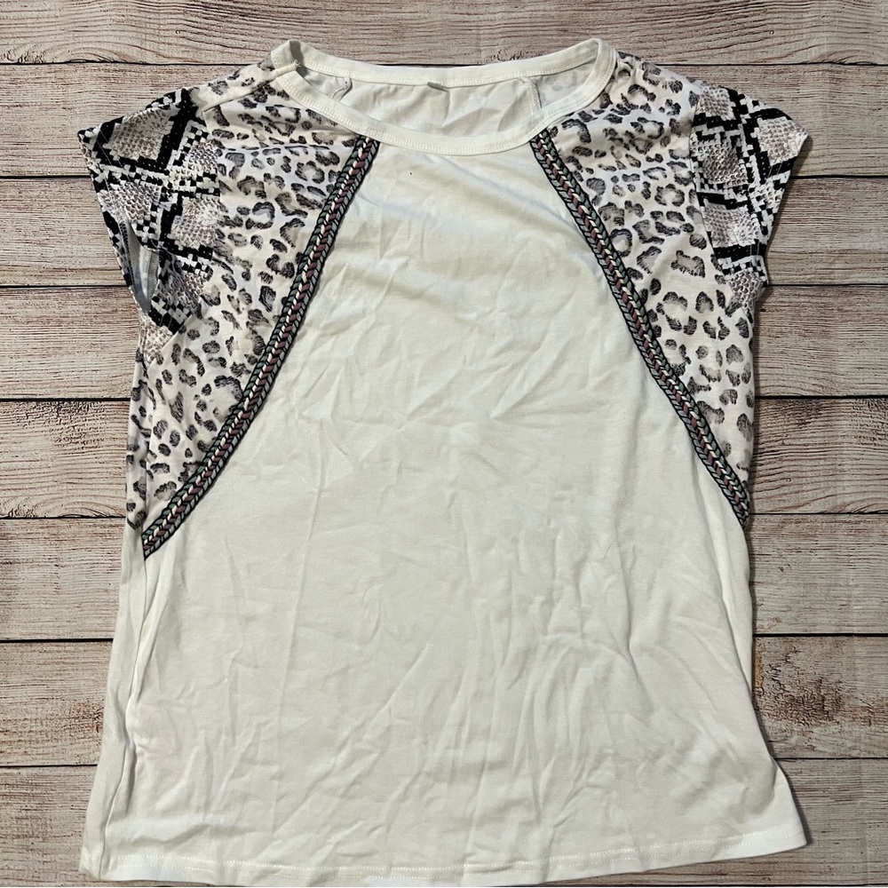 ❤️ 4 for $15 sale/ Small dressy tee